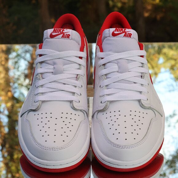 Jordan 1 Retro Low OG University Red - Picture 7 of 13
